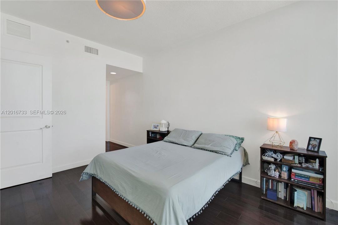 En Venta: $400,000 (1 camas, 1 baños, 828 Pies cuadrados)