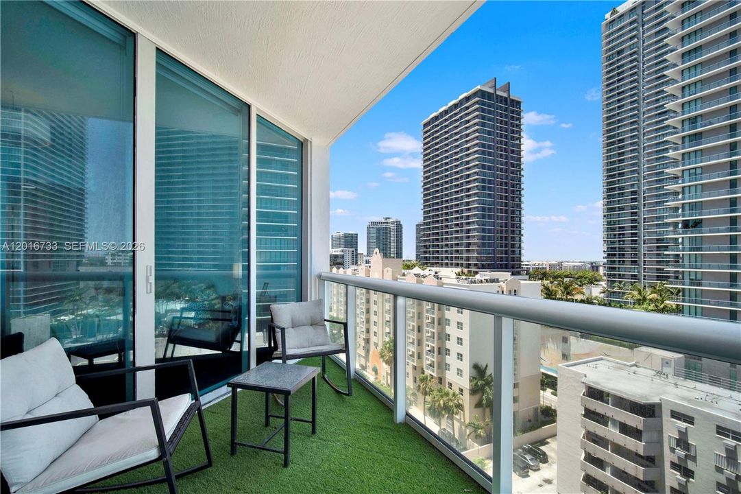 En Venta: $400,000 (1 camas, 1 baños, 828 Pies cuadrados)