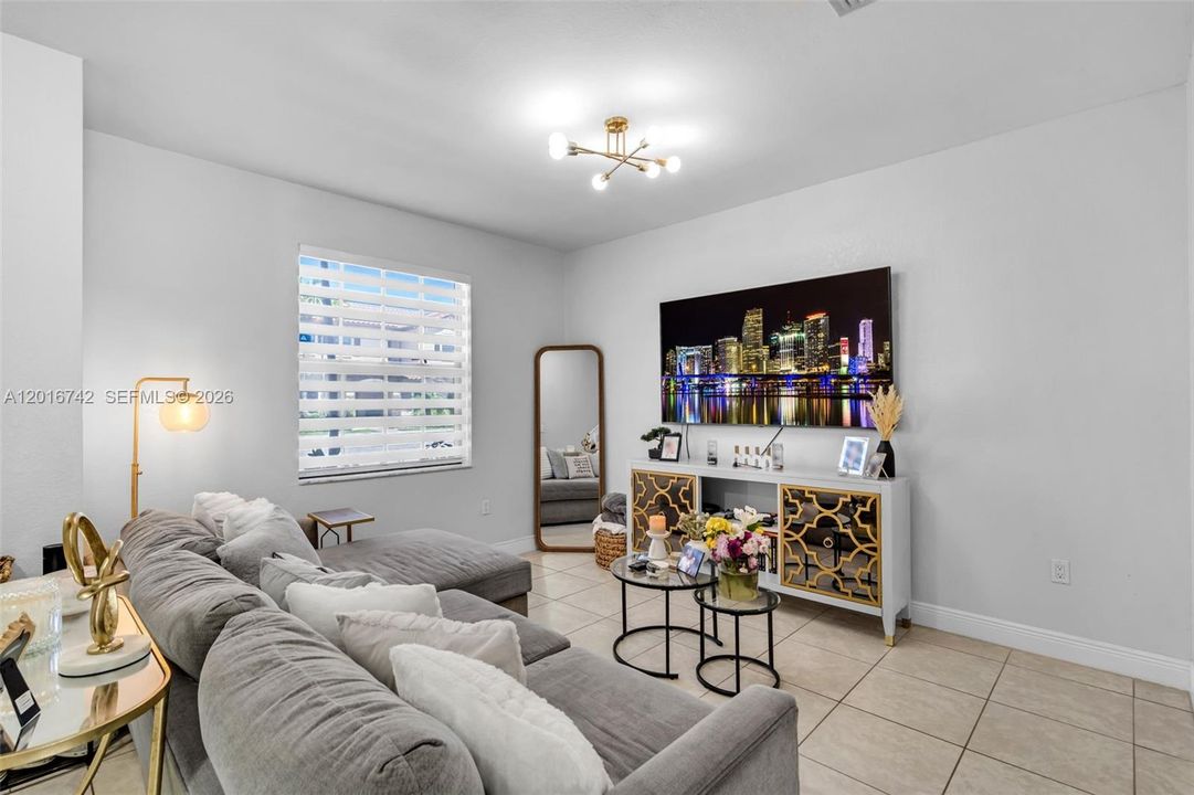 En Venta: $459,000 (2 camas, 2 baños, 1422 Pies cuadrados)