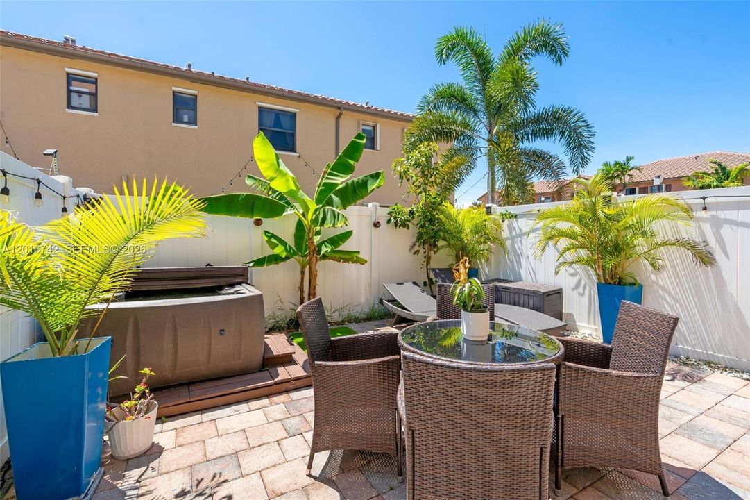 En Venta: $459,000 (2 camas, 2 baños, 1422 Pies cuadrados)