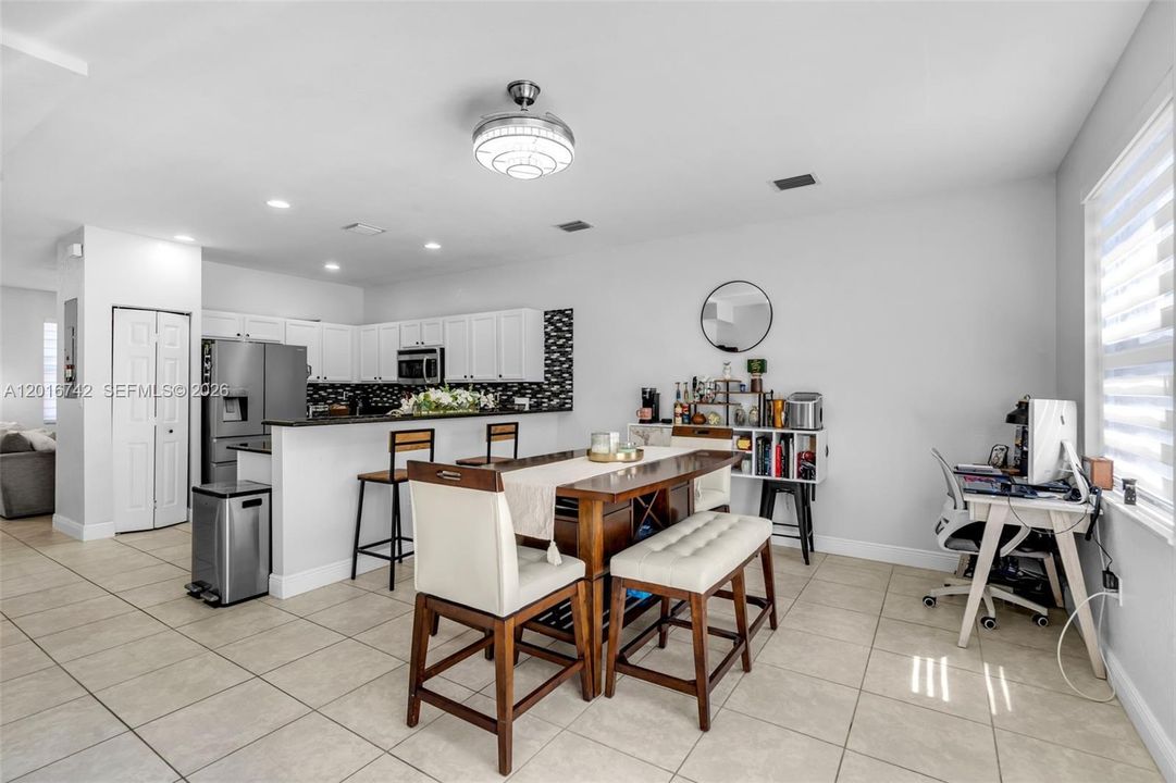 En Venta: $459,000 (2 camas, 2 baños, 1422 Pies cuadrados)