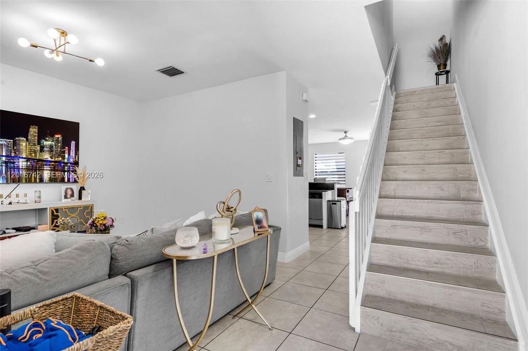En Venta: $459,000 (2 camas, 2 baños, 1422 Pies cuadrados)