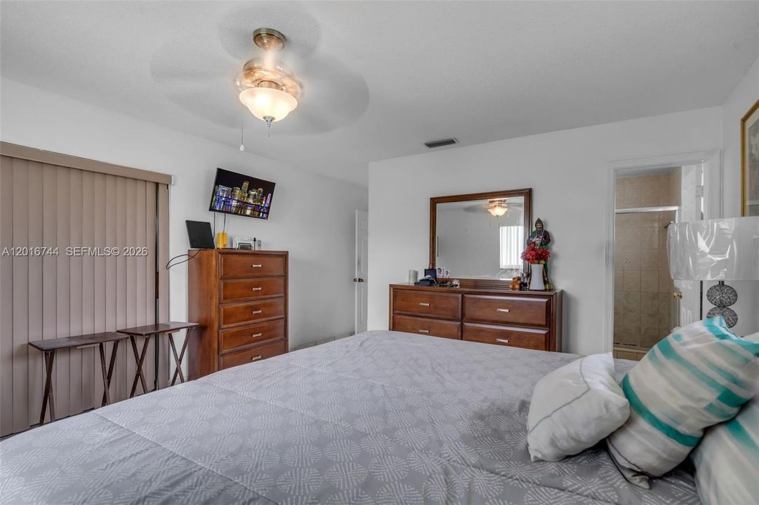 For Sale: $335,000 (2 beds, 2 baths, 1554 Square Feet)
