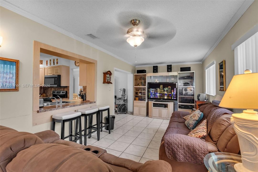 For Sale: $335,000 (2 beds, 2 baths, 1554 Square Feet)