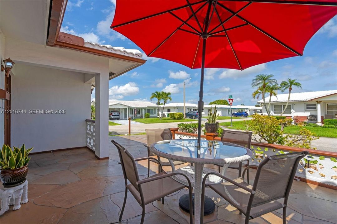 For Sale: $335,000 (2 beds, 2 baths, 1554 Square Feet)