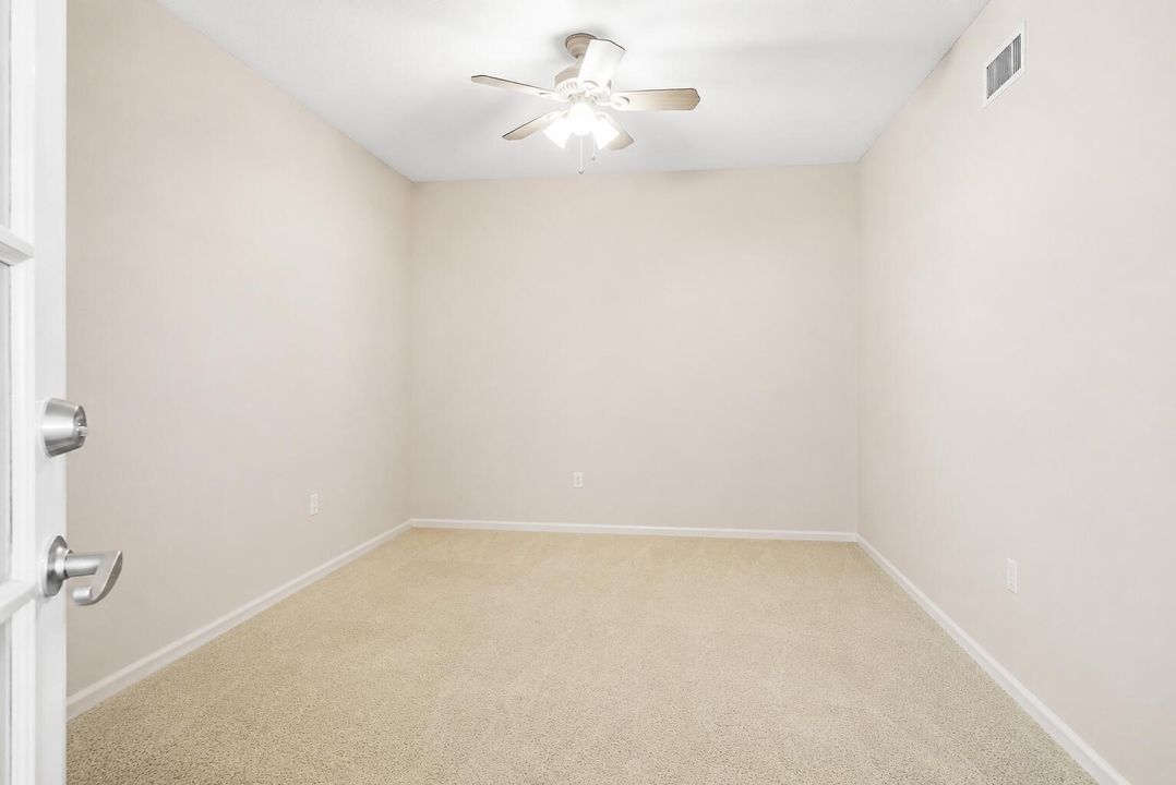 staged NO FURNITURE possible 3rd bedroom