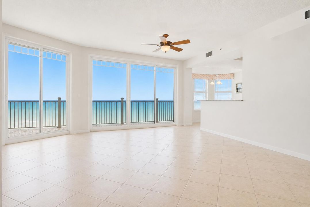 STAGED WITH NO FURNITURE LIVING AREAS