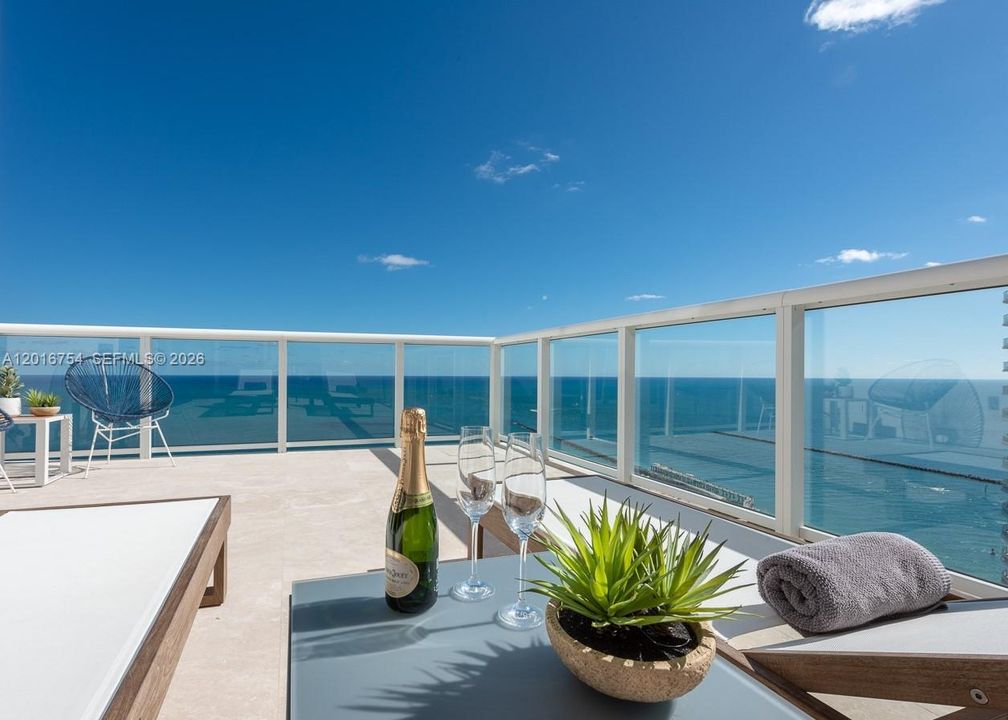 En Renta: $49,000 (3 camas, 3 baños, 3030 Pies cuadrados)