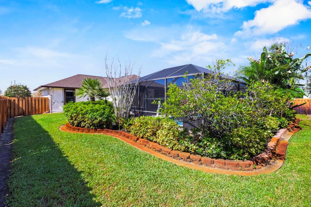686 SW Hoffenberg Dr-032