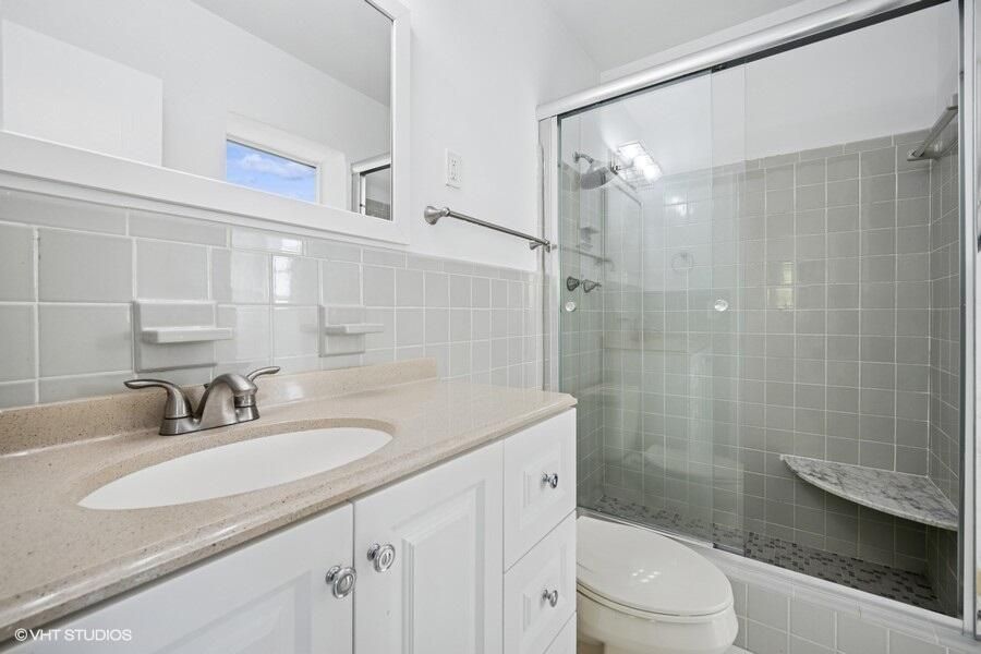12_2433NE24thSt_2012_Small