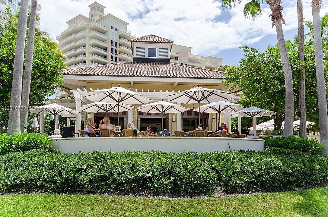For Sale: $2,900,000 (3 beds, 3 baths, 2470 Square Feet)