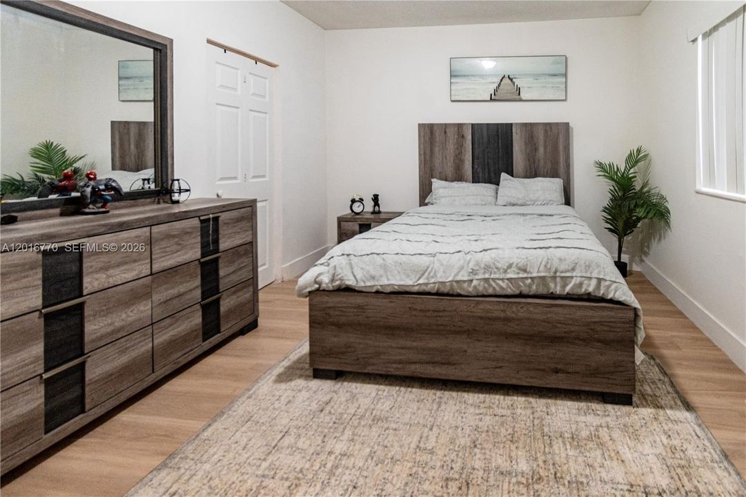 For Sale: $275,000 (1 beds, 1 baths, 850 Square Feet)