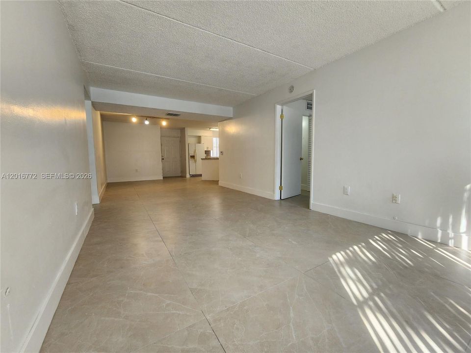 For Rent: $2,600 (3 beds, 2 baths, 1255 Square Feet)