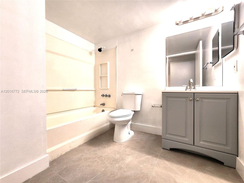 For Rent: $2,600 (3 beds, 2 baths, 1255 Square Feet)