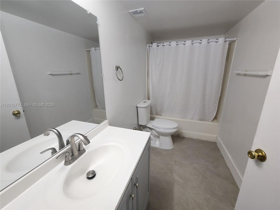 For Rent: $2,600 (3 beds, 2 baths, 1255 Square Feet)