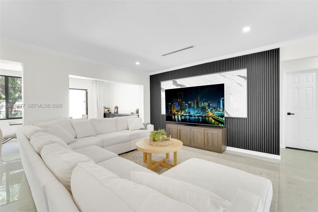 En Venta: $1,100,000 (4 camas, 3 baños, 2374 Pies cuadrados)