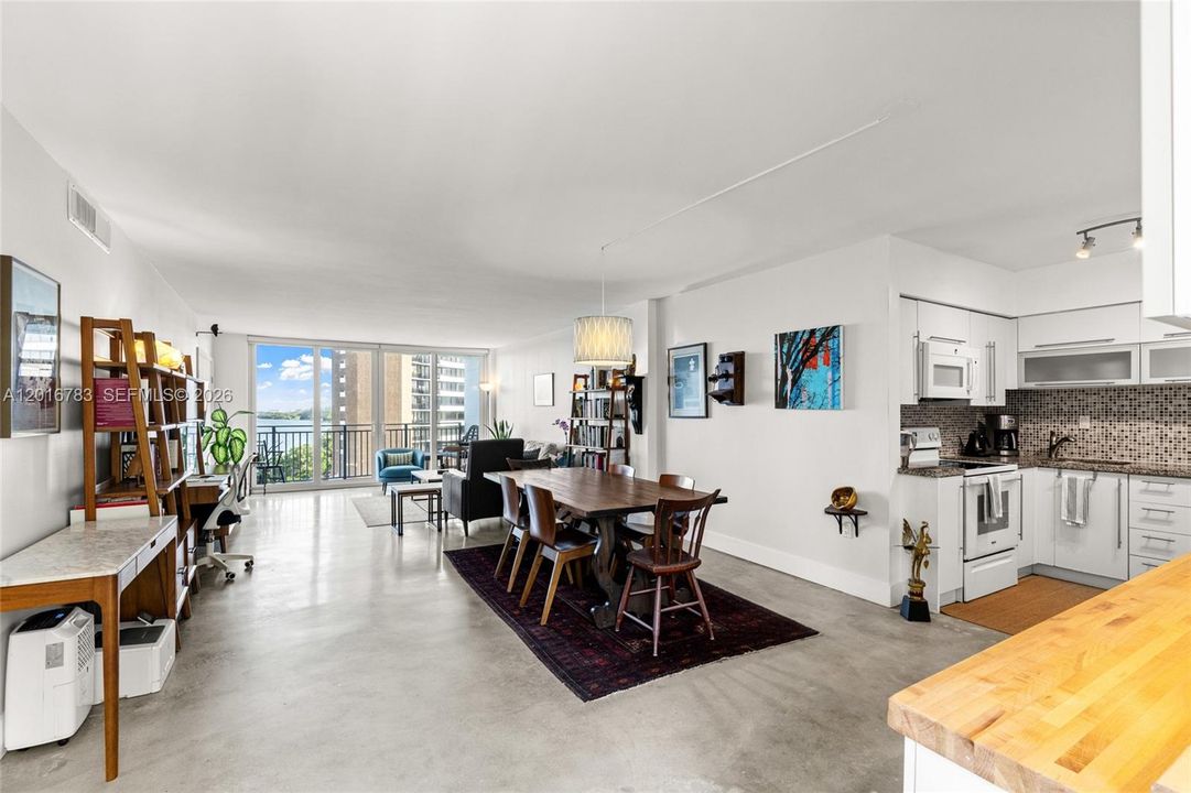 En Venta: $389,000 (1 camas, 1 baños, 1042 Pies cuadrados)