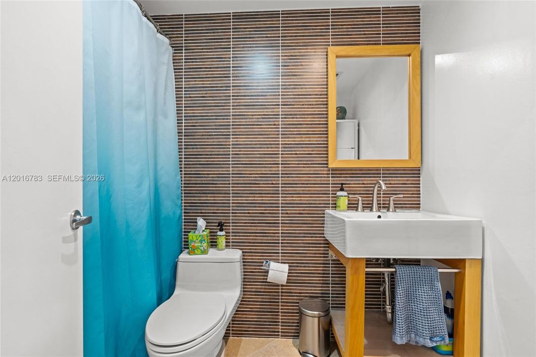 En Venta: $389,000 (1 camas, 1 baños, 1042 Pies cuadrados)