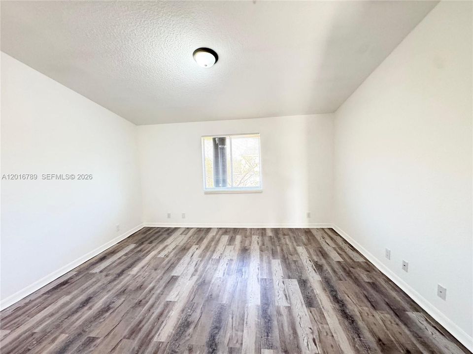 For Rent: $2,500 (3 beds, 3 baths, 1601 Square Feet)