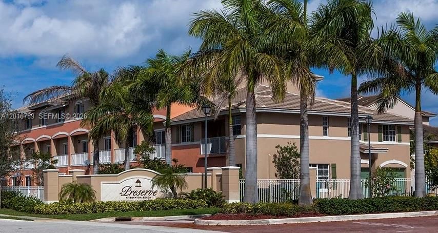 For Rent: $2,500 (3 beds, 3 baths, 1601 Square Feet)