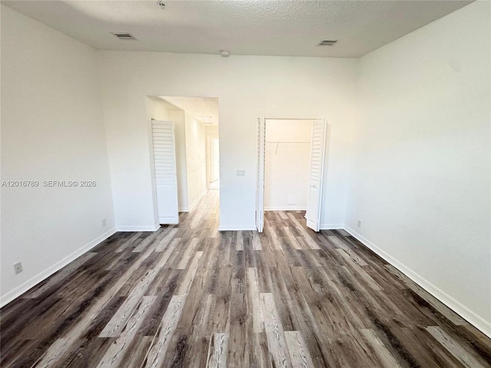 For Rent: $2,500 (3 beds, 3 baths, 1601 Square Feet)