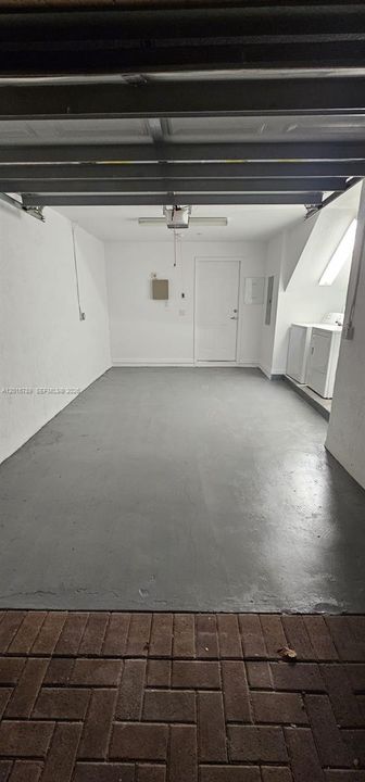For Rent: $2,500 (3 beds, 3 baths, 1601 Square Feet)