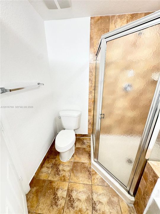 For Rent: $2,500 (3 beds, 3 baths, 1601 Square Feet)