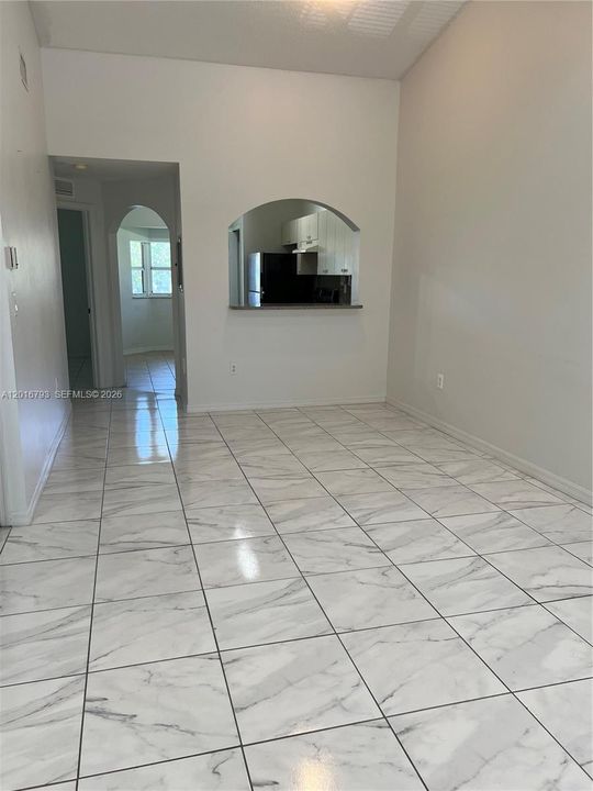 En Renta: $1,750 (2 camas, 2 baños, 815 Pies cuadrados)