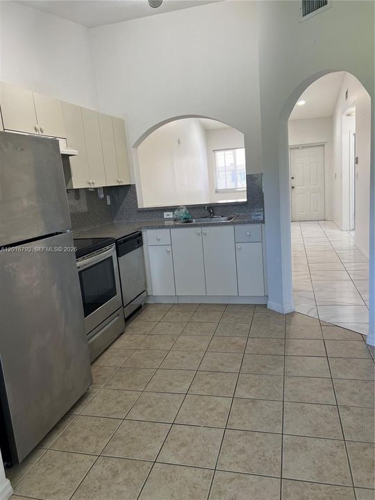 En Renta: $1,750 (2 camas, 2 baños, 815 Pies cuadrados)