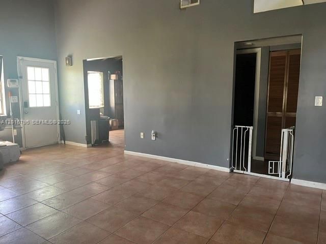 En Venta: $280,000 (3 camas, 2 baños, 1228 Pies cuadrados)