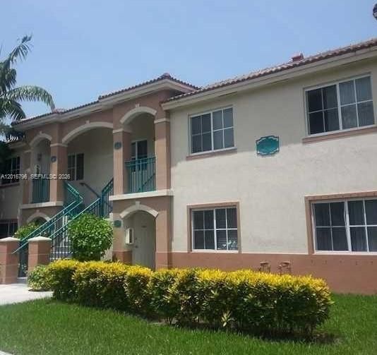 Activo con contrato: $1,650 (2 camas, 2 baños, 815 Pies cuadrados)