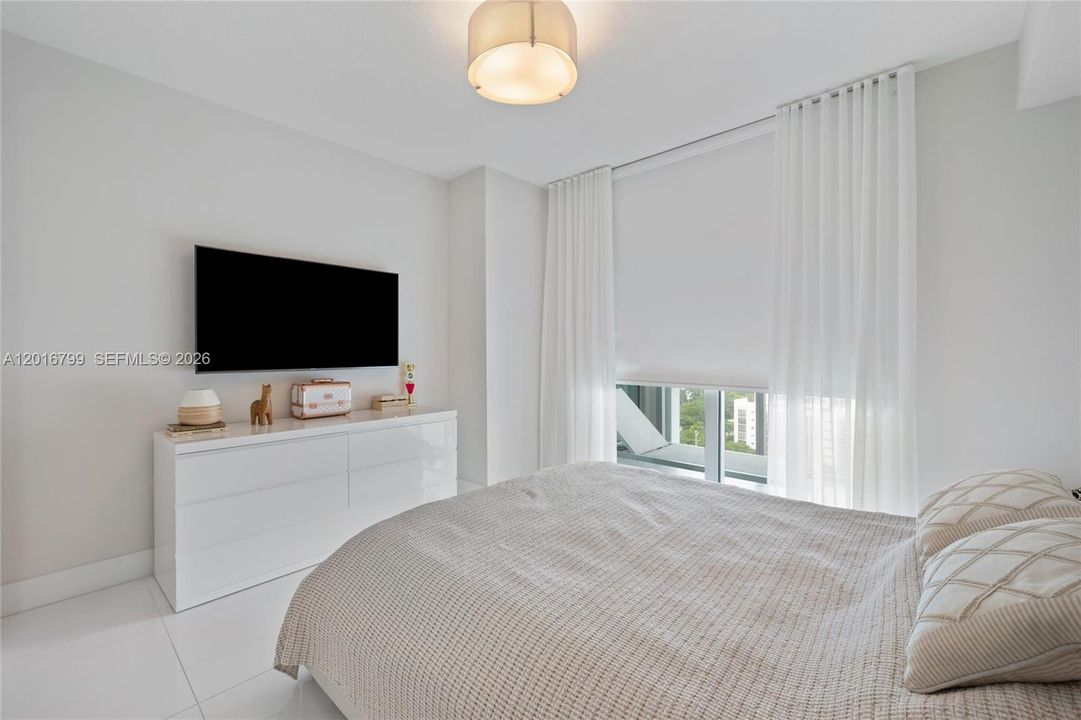 For Sale: $1,495,000 (3 beds, 3 baths, 1892 Square Feet)