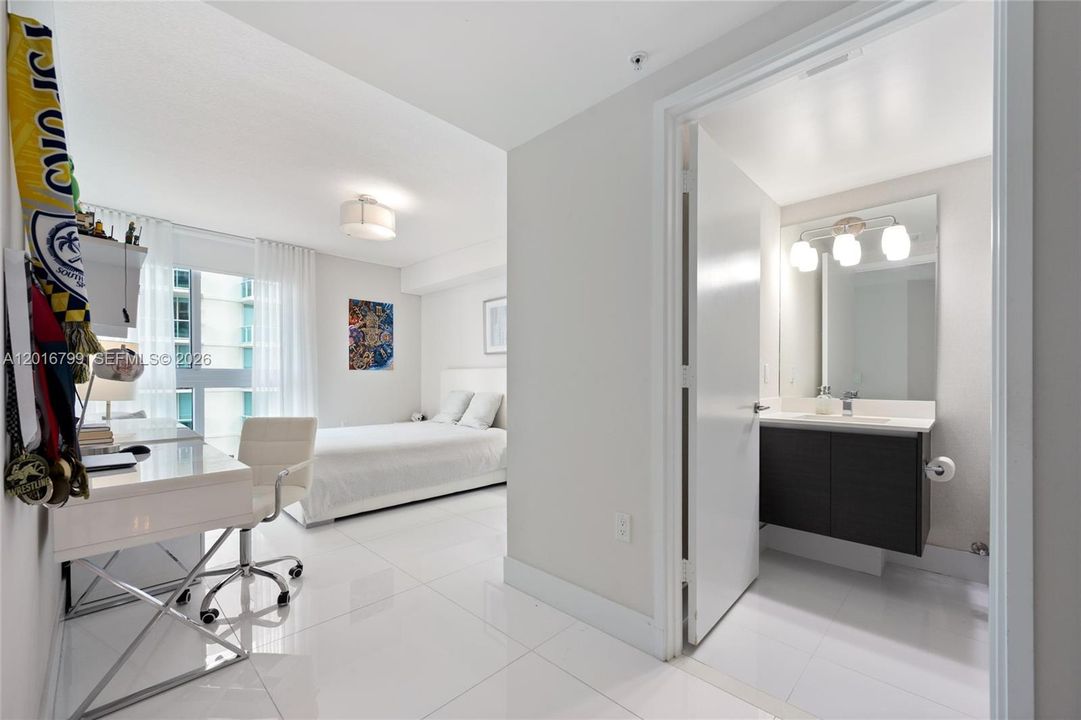 For Sale: $1,495,000 (3 beds, 3 baths, 1892 Square Feet)