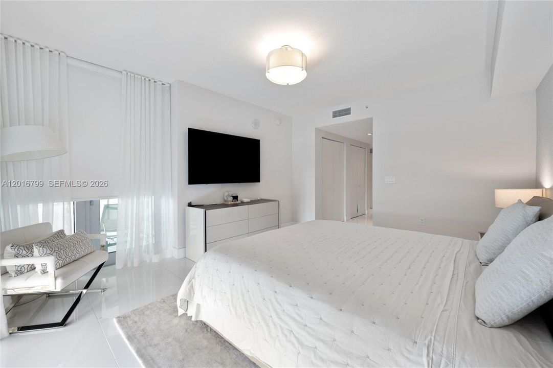 For Sale: $1,495,000 (3 beds, 3 baths, 1892 Square Feet)