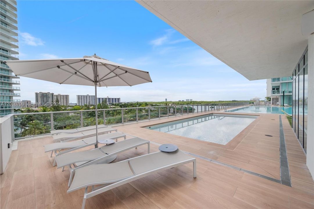 For Sale: $1,495,000 (3 beds, 3 baths, 1892 Square Feet)