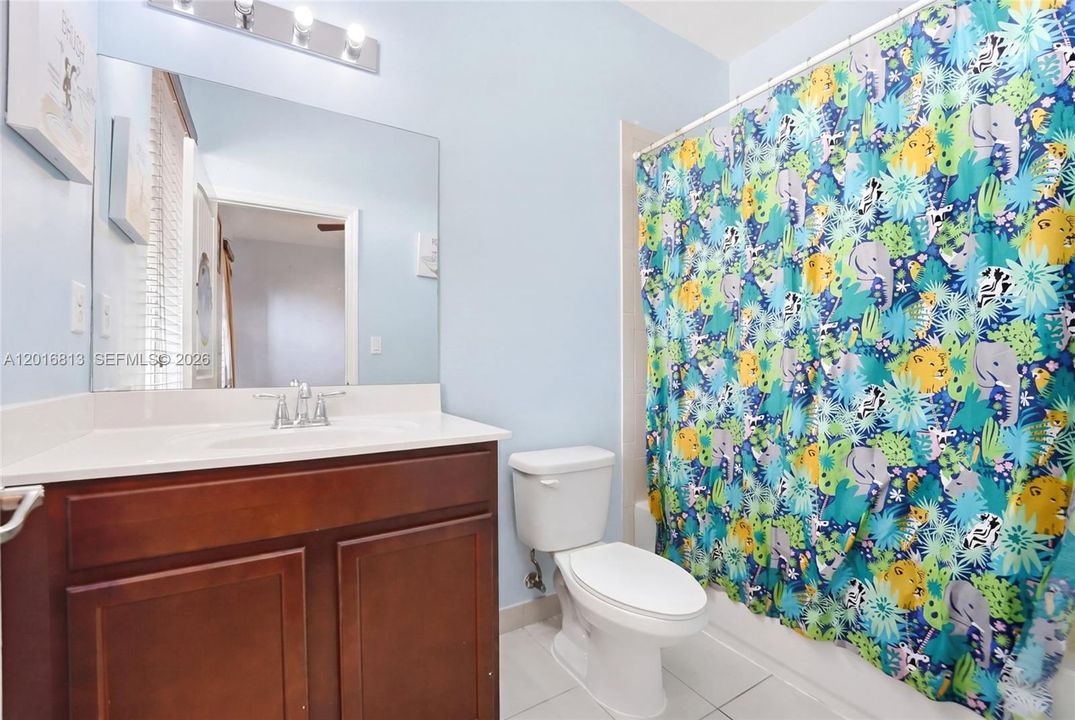 En Venta: $750,000 (6 camas, 4 baños, 3040 Pies cuadrados)