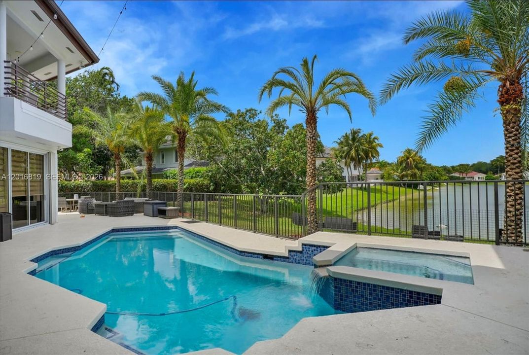 For Sale: $2,994,900 (5 beds, 7 baths, 5664 Square Feet)