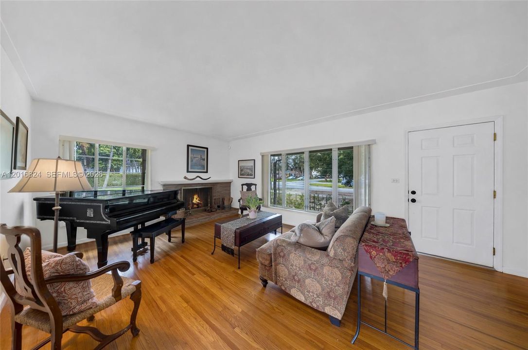 Vendido Recientemente: $775,000 (3 camas, 2 baños, 1671 Pies cuadrados)