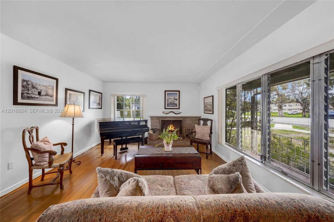 Vendido Recientemente: $775,000 (3 camas, 2 baños, 1671 Pies cuadrados)