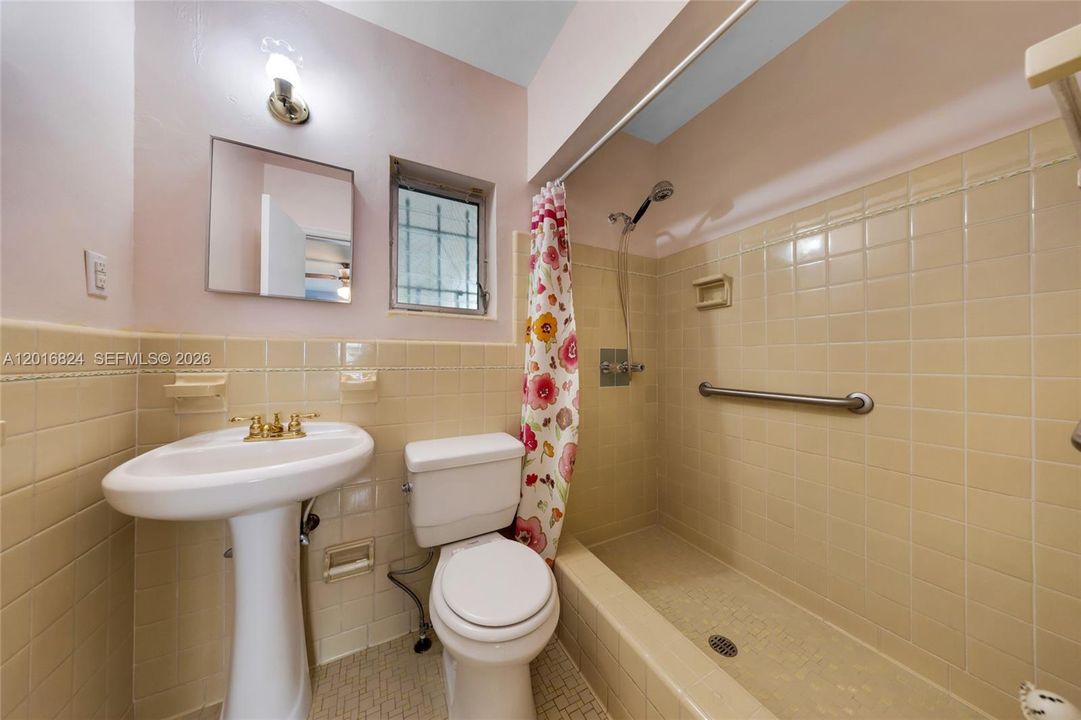 Vendido Recientemente: $775,000 (3 camas, 2 baños, 1671 Pies cuadrados)