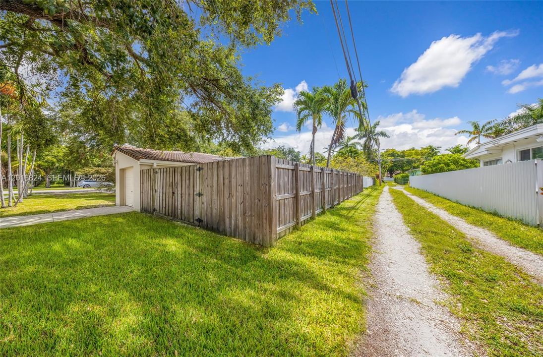 Vendido Recientemente: $775,000 (3 camas, 2 baños, 1671 Pies cuadrados)
