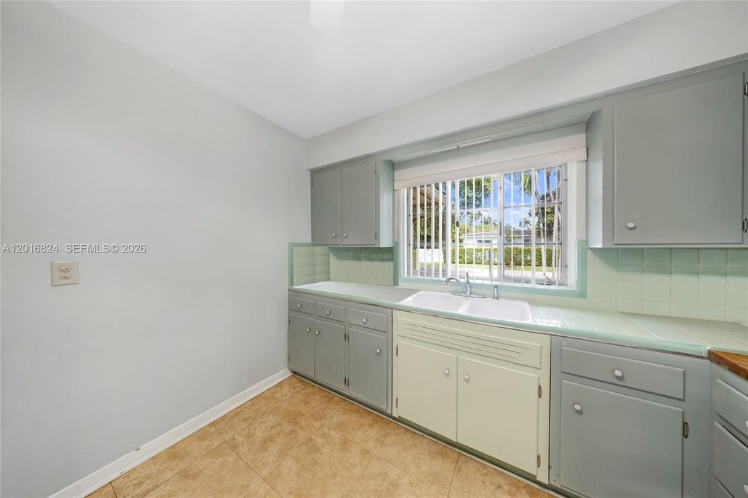 Vendido Recientemente: $775,000 (3 camas, 2 baños, 1671 Pies cuadrados)