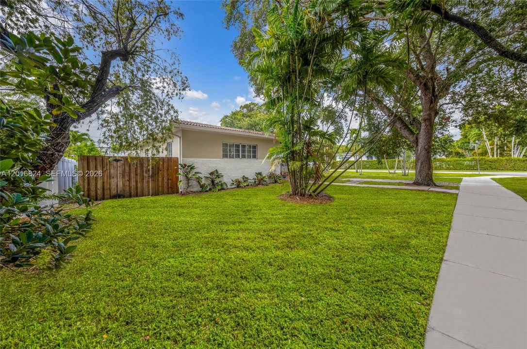 Vendido Recientemente: $775,000 (3 camas, 2 baños, 1671 Pies cuadrados)