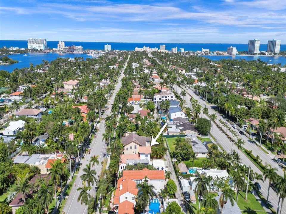 Под контрактом: $1,380,000 (5 спален, 4 ванн, 2889 Квадратных фут)