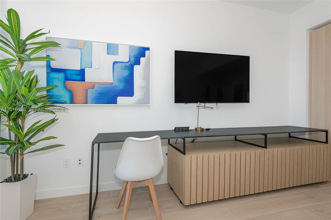 En Venta: $999,000 (2 camas, 2 baños, 696 Pies cuadrados)