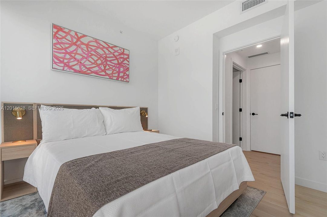 En Venta: $999,000 (2 camas, 2 baños, 696 Pies cuadrados)