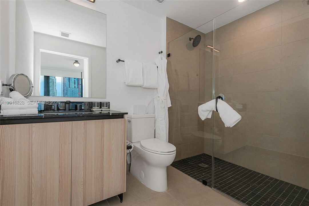 En Venta: $999,000 (2 camas, 2 baños, 696 Pies cuadrados)