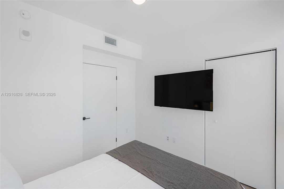 En Venta: $999,000 (2 camas, 2 baños, 696 Pies cuadrados)