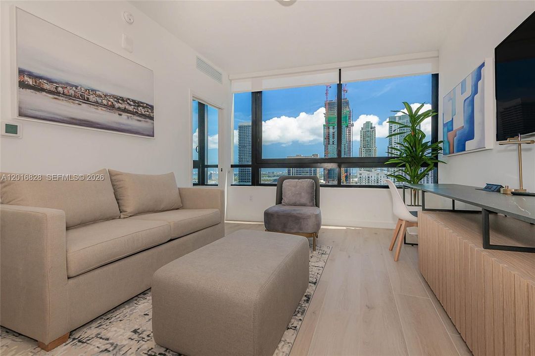 En Venta: $999,000 (2 camas, 2 baños, 696 Pies cuadrados)