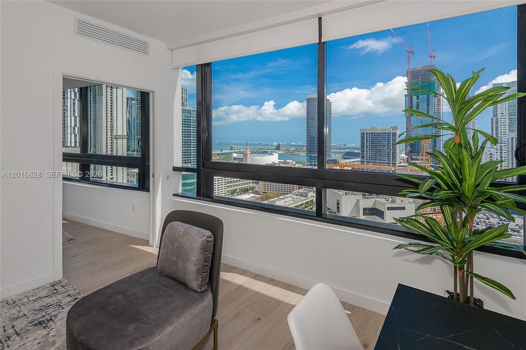 En Venta: $999,000 (2 camas, 2 baños, 696 Pies cuadrados)